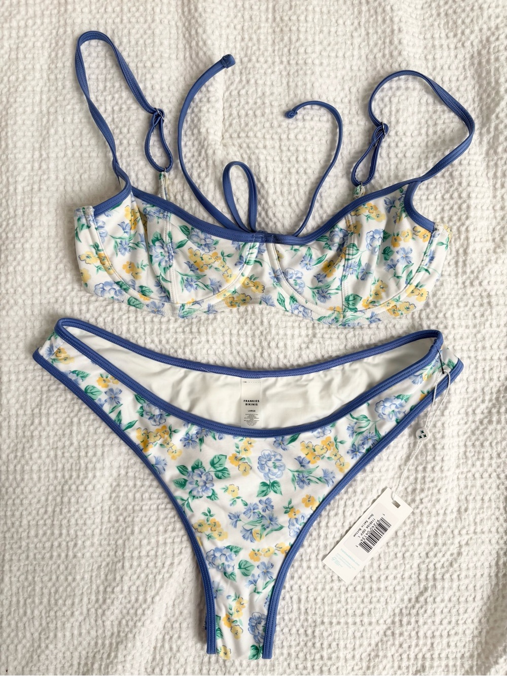 Frankie’s Bikini Coastal Floral Set Top Medium Bottoms Large